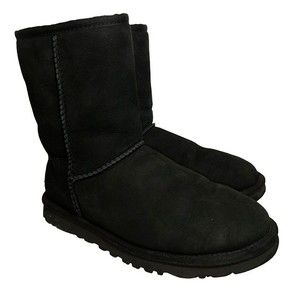 Short Black UGGS